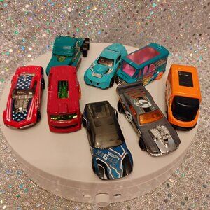 MIXED LOT DIE CAST CARS